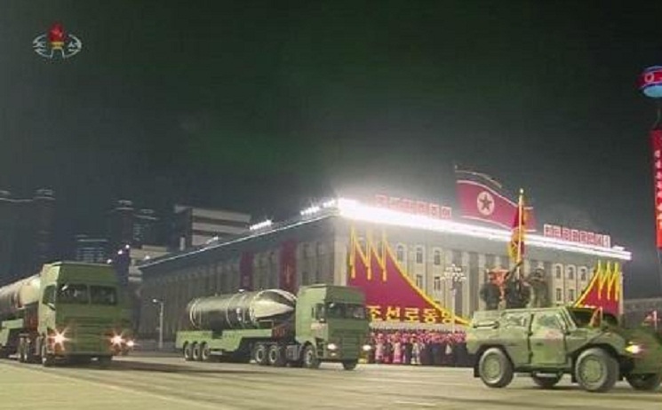 অত্যাধুনিক ক্ষেপণাস্ত্রে প্রস্তুতি নিচ্ছে উত্তর কোরিয়া