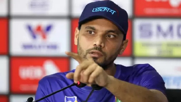 প্রেসিডেন্ট বক্সে ক্রিকেটারদের উলঙ্গ করা হয়, বিস্ফোরক মন্তব্য মাশরাফির