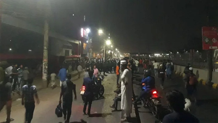 রাজধানীতে র‌্যাব-পুলিশের সঙ্গে মাদ্রাসা ছাত্রদের ধাওয়া-পাল্টা ধাওয়া