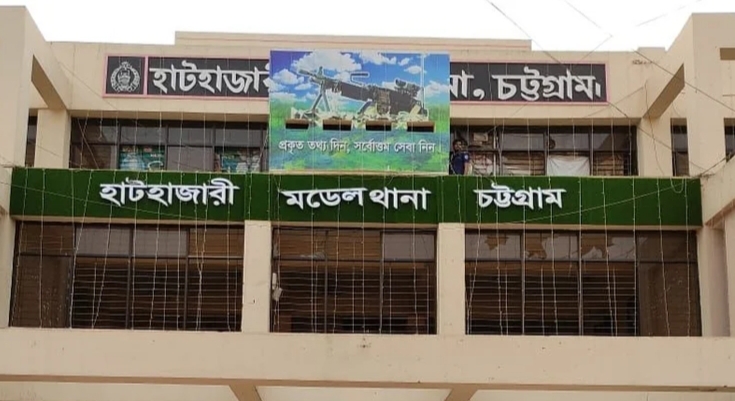 হাটহাজারীতে হেফাজত-পুলিশ বৈঠক, সড়ক ছেড়েছেন মাদ্রাসার ছাত্ররা
