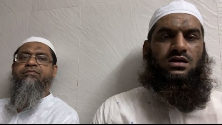 তিন ভাইকে পাশে বসিয়ে লাইভে যা বললেন মামুনুল হক (ভিডিও)