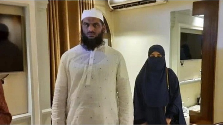 ঘনিষ্ঠ সহকর্মীর সাবেক স্ত্রীকে বিয়ে করার ব্যাখ্যা দিলেন মামুনুল হক
