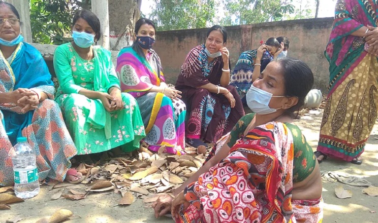 আমার আপন বলতে আর কেউ থাকল না