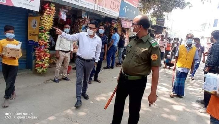 ইসলামপুরে লকডাউন কার্যকারে মাঠে প্রশাসন