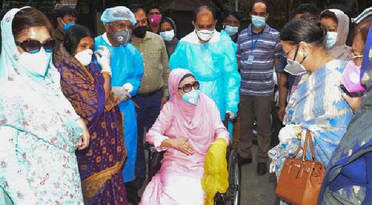 খালেদার বাসায় ৯ জন করোনা আক্রান্ত