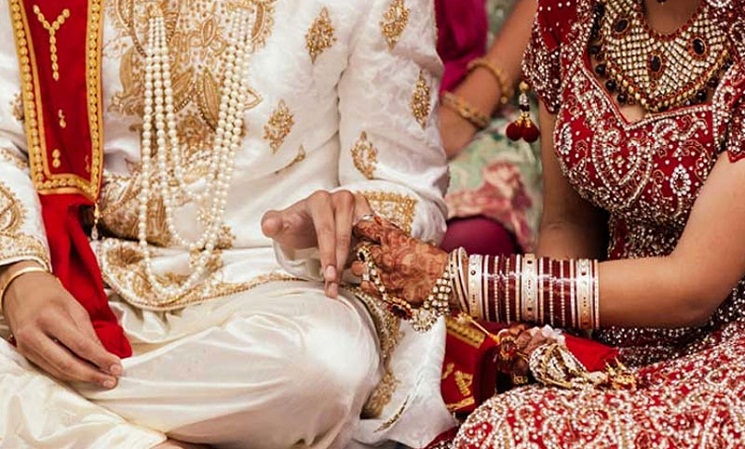 নিজের সন্তানকে বিয়ে করতে চান বাবা-মা! অনুরোধ আদালতে