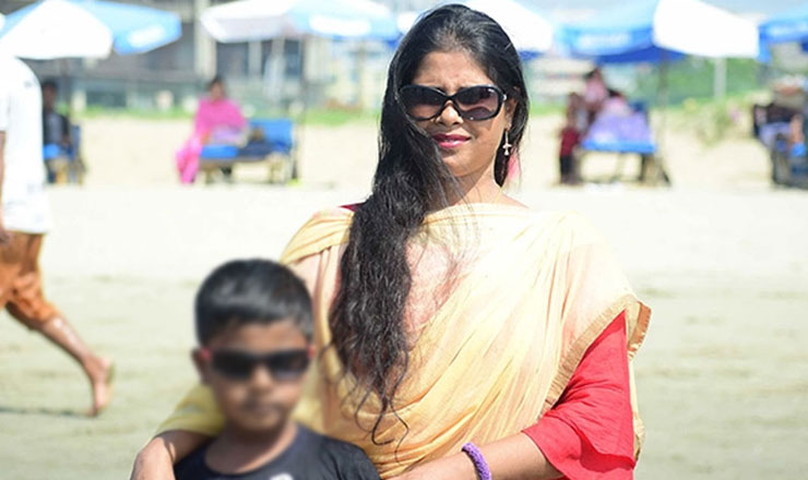 গৃহবধূর লাশ ঘরে রেখে পলালো সবাই