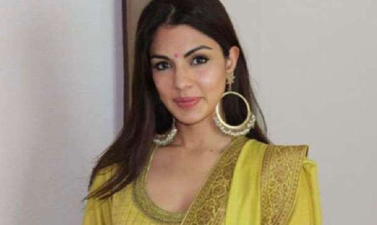 বলিউডে কাজ মিলছে না রিয়ার