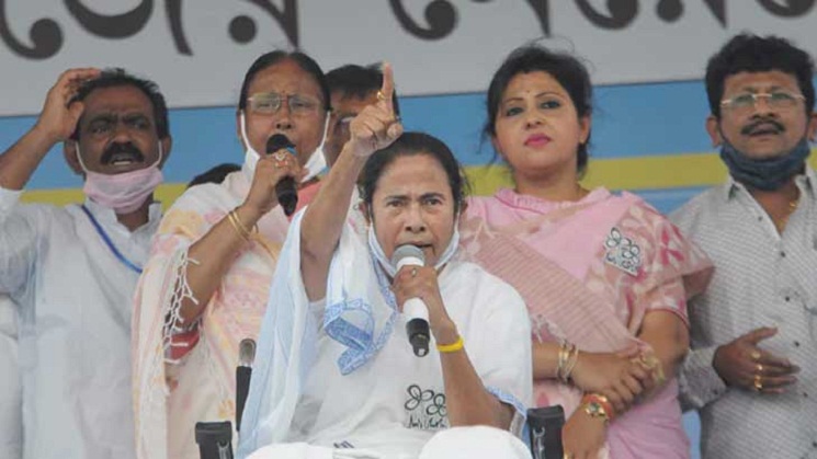 ভোট পুনর্গণনায় মমতার আবেদন, খারিজ ইসির