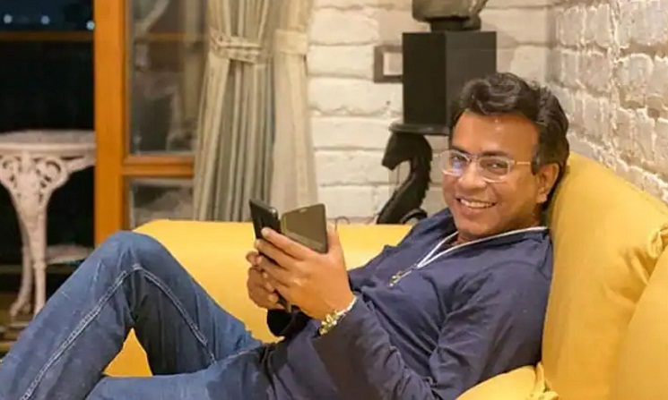 রুদ্রনীলের বিরুদ্ধে তরুণীকে কু-প্রস্তাব দেওয়ার অভিযোগ