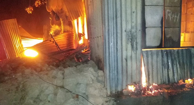 আশ্রয়ণ প্রকল্পে ভয়াবহ অগ্নিকান্ড ২০ পরিবার নিঃস্ব