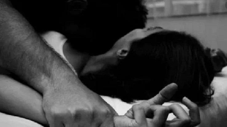 ছিঃ! নিজে করোনা আক্রান্ত, হাসপাতালে চিকিৎসাধীন সংক্রামিত মহিলার সঙ্গে যা করল যুবক…