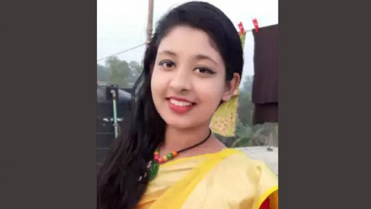 অটোরিকশার চাকায় ওড়না পেঁচিয়ে প্রাণ গেল স্কুলছাত্রীর