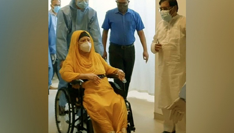 খালেদা জিয়া ফ্লাইটে দীর্ঘ ভ্রমণ করতে পারবেন কিনা, সংশয়ে চিকিৎসকরা