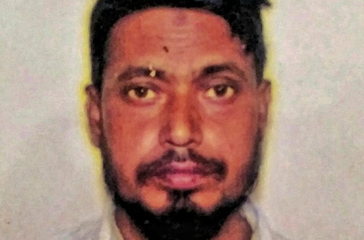 বিত্তবানদের সহযোগিতা পেলে বাঁচতে পারেন যুবক