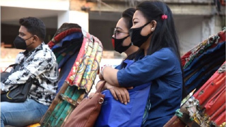 বাতাসে উড়ে কত দূর যেতে পারে করোনাভাইরাস, কতক্ষণের মধ্যে ছড়ায় সংক্রমণ?