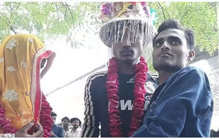 প্রেমিকের সঙ্গে নিজে দাঁড়িয়ে থেকে স্ত্রীর বিয়ে দিলেন স্বামী!