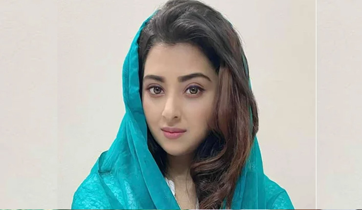 ফিলিস্তিনে বর্বর গণহত্যা নিয়ে বুবলীর স্ট্যাটাস