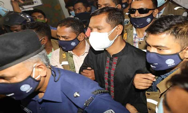 রিমান্ড শেষে আদালতে বাবুল আক্তার