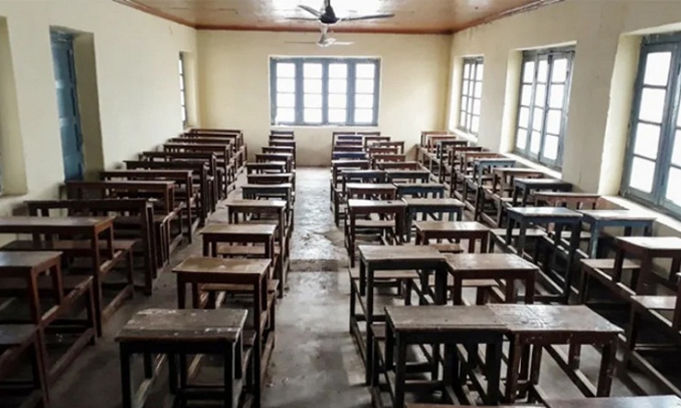শিক্ষার্থীদের ভ্যাকসিন দেওয়া হলে শিক্ষাপ্রতিষ্ঠান খুলবে