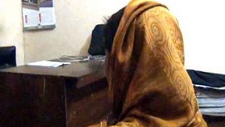 ছাত্রীকে রাস্তা থেকে তুলে নিয়ে ধ'র্ষণ করল শিপন 