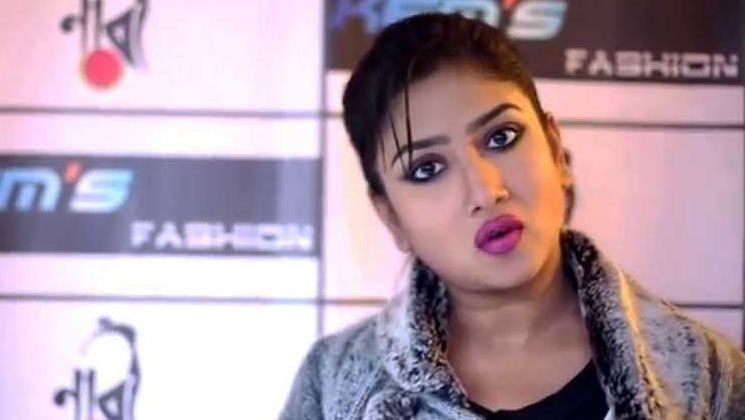 ট্রলের জবাব দিলেন দেবলীনা