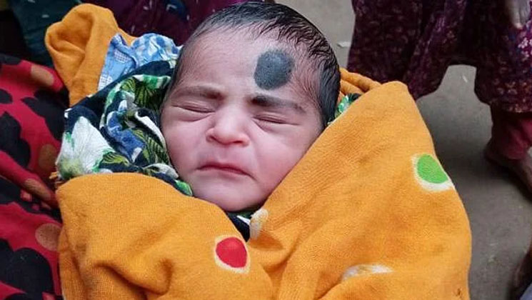 ভুট্টাখেত থেকে ফুটফুটে নবজাতক উদ্ধার