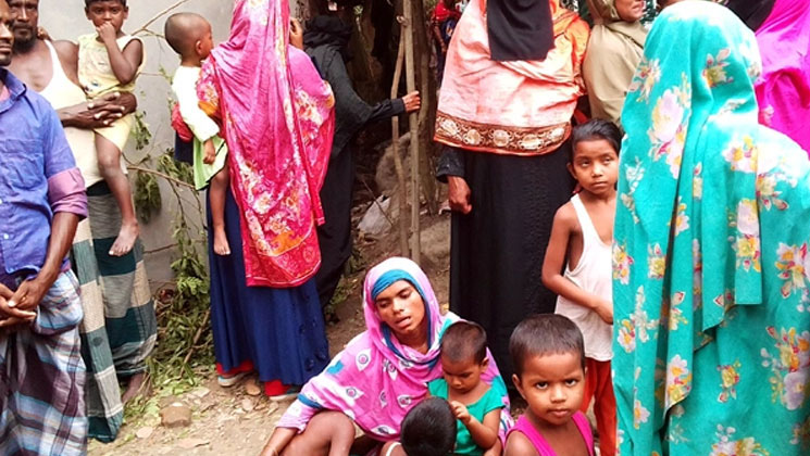 বাবাকে বাঁচাতে গিয়ে বিদ্যুৎস্পৃষ্টে প্রাণ গেলো ছেলেরও