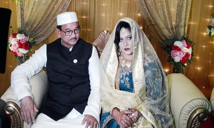 রেলমন্ত্রীর স্ত্রী কে