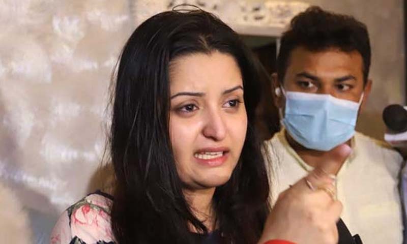 ভিডিওর সঙ্গে বর্ণনার মিল নেই, যা বললেন পরীমনি