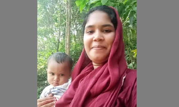 দেড় বছরের শিশুর পাশে মায়ের নিথর দেহ, বাবা আটক