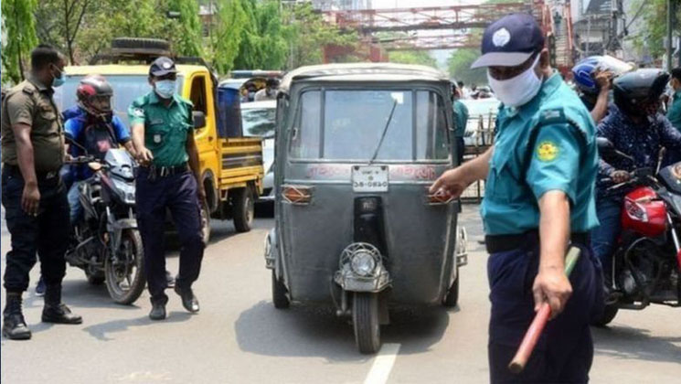 থানায় মামলা নেয় না, ফেসবুকে ভাইরাল হলে নেয়