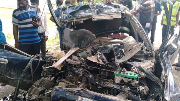 যশোরে ট্রাকের ধাক্কায় ঝরল চার প্রাণ