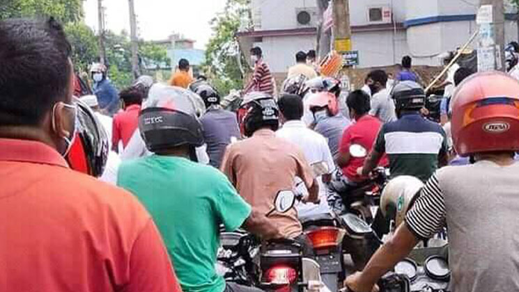যশোরের বাজারগুলোতে উপচে পড়া ভিড় 