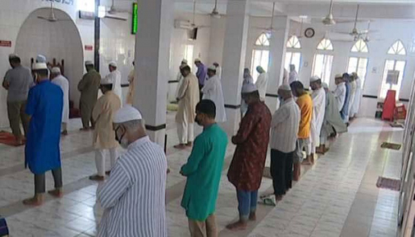 মসজিদে জামাতে নামাজ আদায়ে শর্ত দিল ধর্ম মন্ত্রণালয়