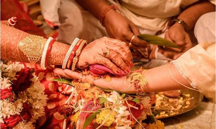 লকডাউন উপেক্ষা করে বিয়ে, কনের পিতার জরিমানা
