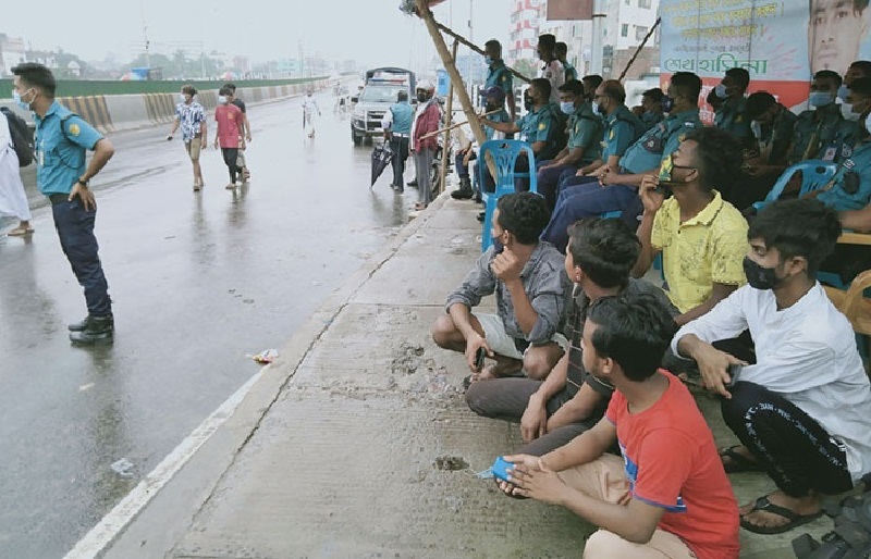 লকডাউনে রাস্তায় বের হয়ে আটক আরো ১৫২