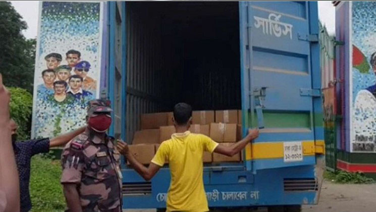 মোদি-মমতার জন্য ২৬০০ কেজি হাড়িভাংগা আম উপহার পাঠালেন প্রধানমন্ত্রী