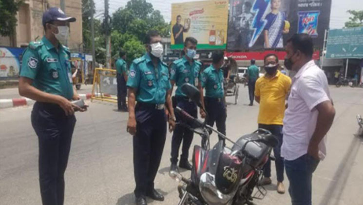 ঘুরতে বেরিয়ে শাস্তির মুখে এএসআই