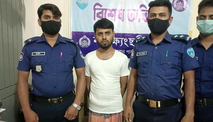 টাকা আত্মসাতের অভিযোগে ব্যাংক কর্মকর্তা আটক, প্রায় ২০ লাখ উদ্ধার