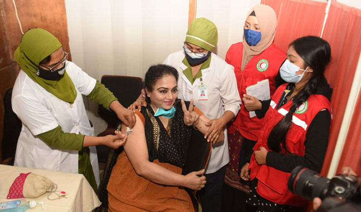 করোনা টিকা নিবন্ধনের বয়স ৩৫ বছর: স্বাস্থ্য অধিদপ্তর