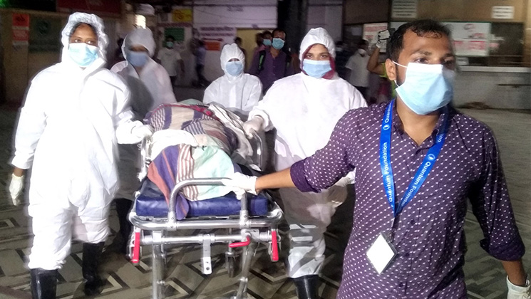 করোনা আক্রান্ত স্ত্রীকে হাসপাতালে রেখে ‘পালালো’ স্বামী