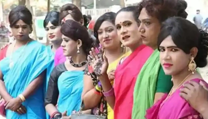 ‘স্বেচ্ছায়’ হিজড়া হচ্ছেন চাঁদপুরের ছেলেরা