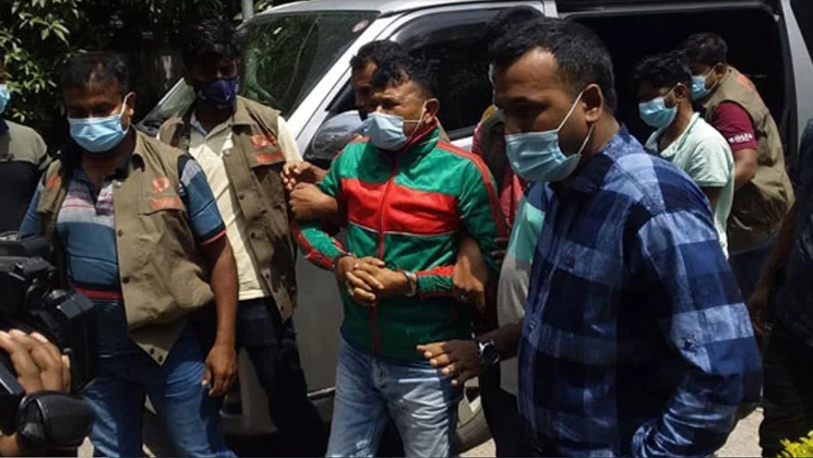 স্ত্রী-পুত্রসহ কলেজশিক্ষককে মারধরের মামলায় পৌর মেয়র গ্রেপ্তার