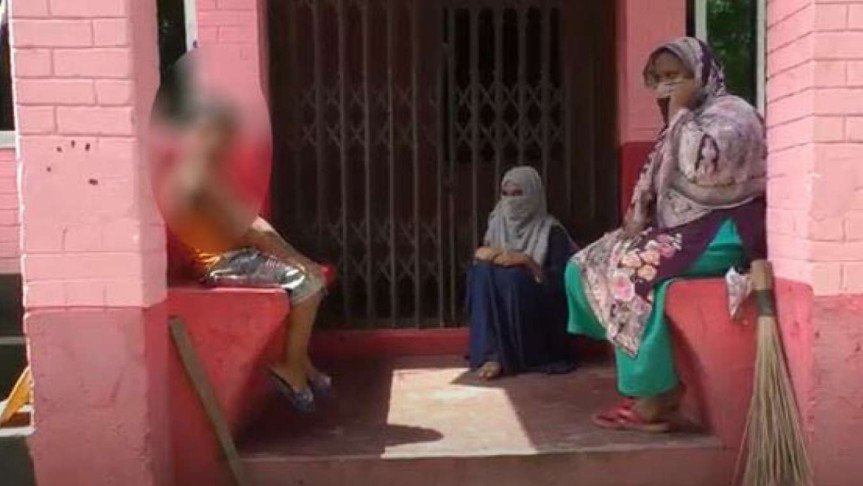 আশুলিয়ায় স্ত্রীর স্বীকৃতি চেয়ে অন্তঃসত্ত্বা নারীর অনশন