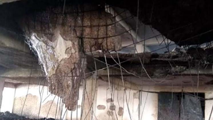ধসে পড়ছে সেজান জুসের বহুতল ভবন
