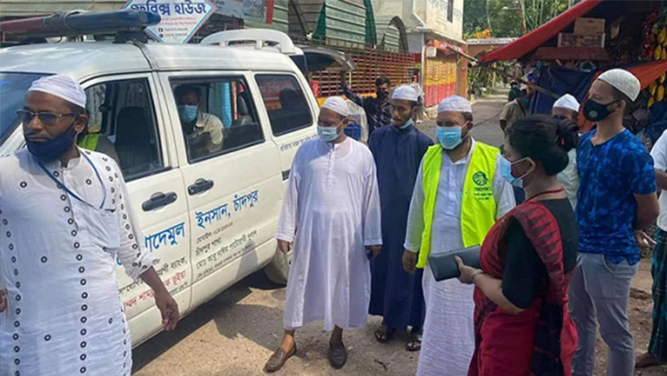 মেঝেতে স্ত্রীর লাশ, বিছানায় ছটফট করছিলেন স্বামী