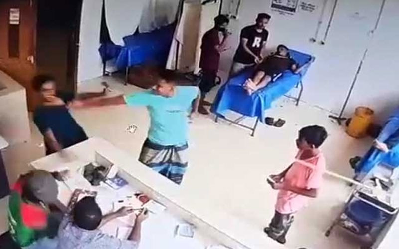 সুনামগঞ্জ সদর হাসপাতালে বখাটের হাতে চিকিৎসক লাঞ্ছিত