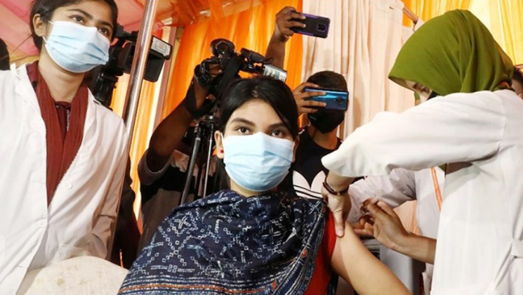 বিদেশে পড়তে যাওয়া শিক্ষার্থীরা টিকা পাবেন যেভাবে
