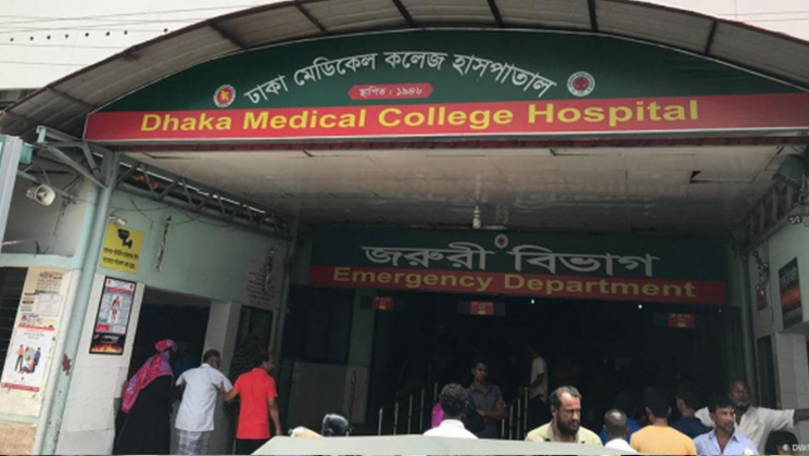 স্কুলের দেয়াল ধসে নারীসহ দুই শ্রমিক নিহত